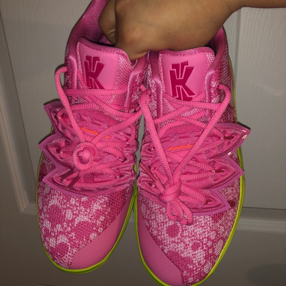 Nike Kyrie Irving Patrick Star Edition Shoes